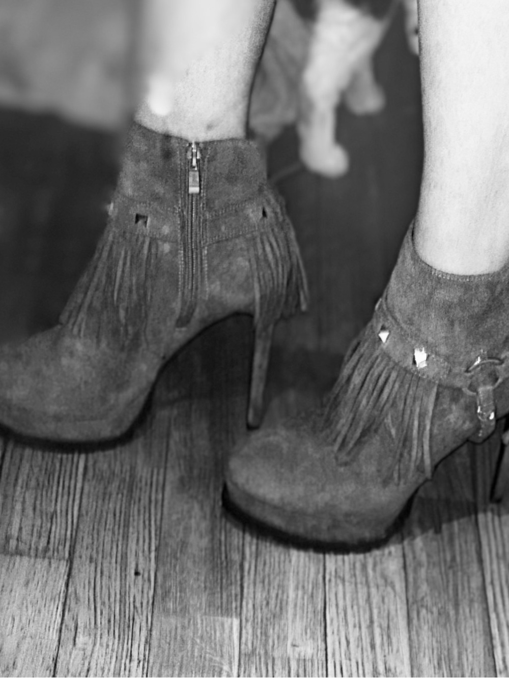 Shoe dazzle Fringe Suede Platform Ankle Boots - Gray